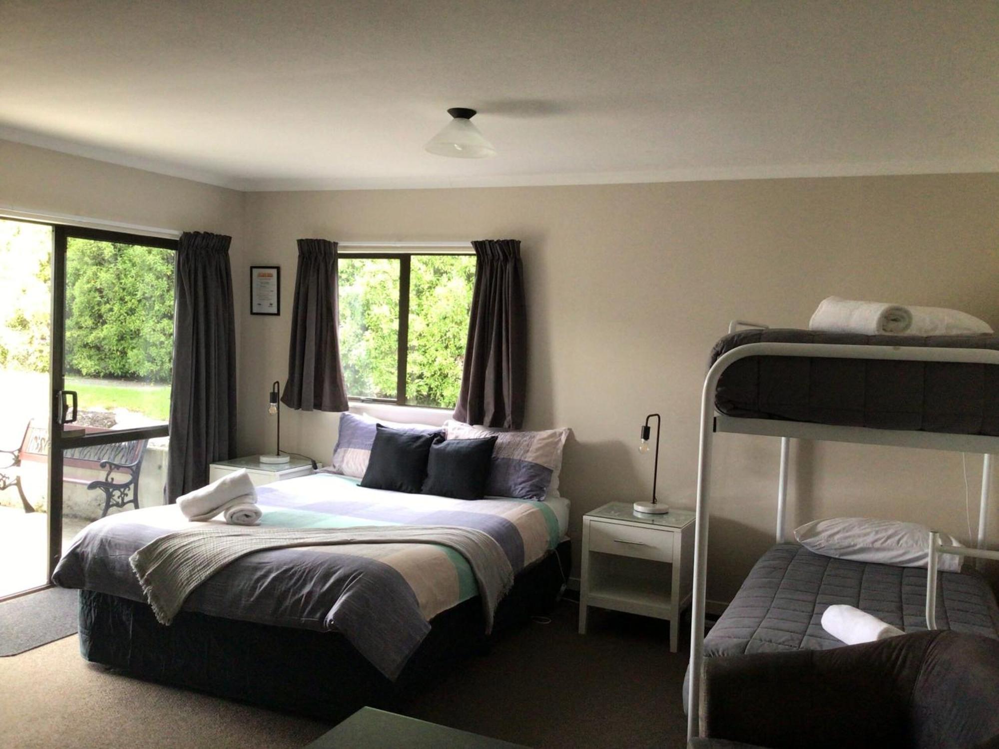 Fiordland Great Views Holiday Park Te Anau Extérieur photo